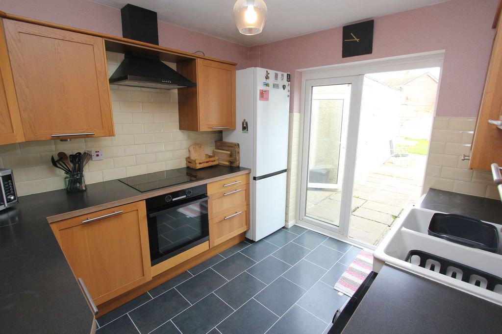 Property photo 2 of 23