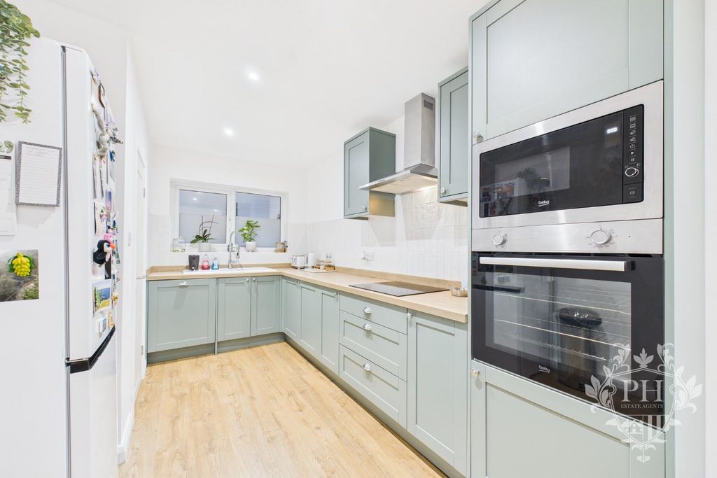 Property photo 3 of 16 Cam02002G0-Pr0230-Still014.Jpg