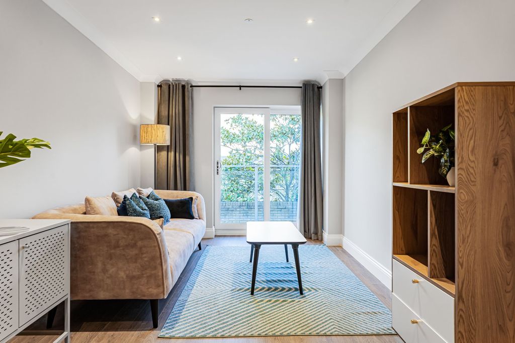 Property photo 2 of 18