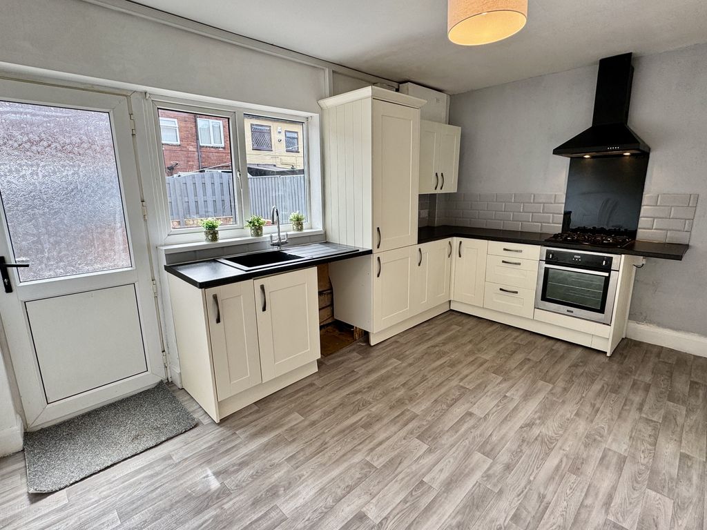 Property photo 2 of 12 Img_2238