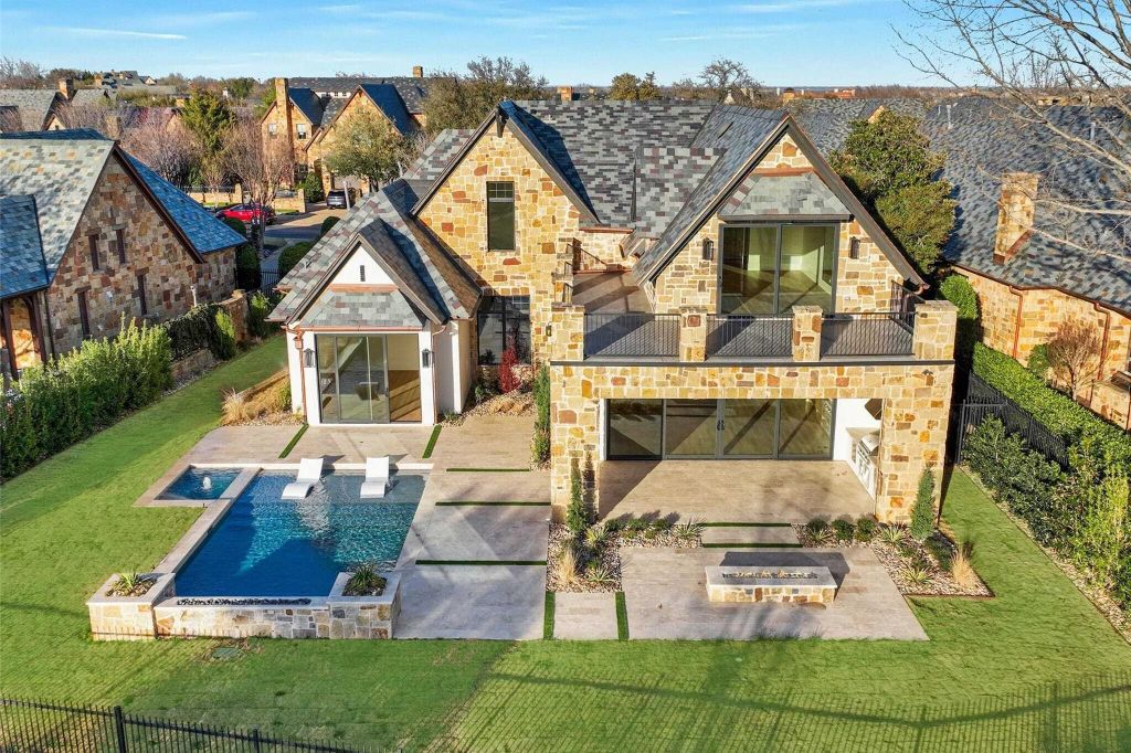 Property photo 1 of 31