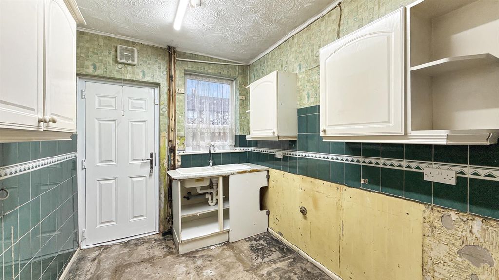 Property photo 3 of 12 2dc2755c8c9d3F4F5Ef425c155290E132Fe40Fc3.Jpg