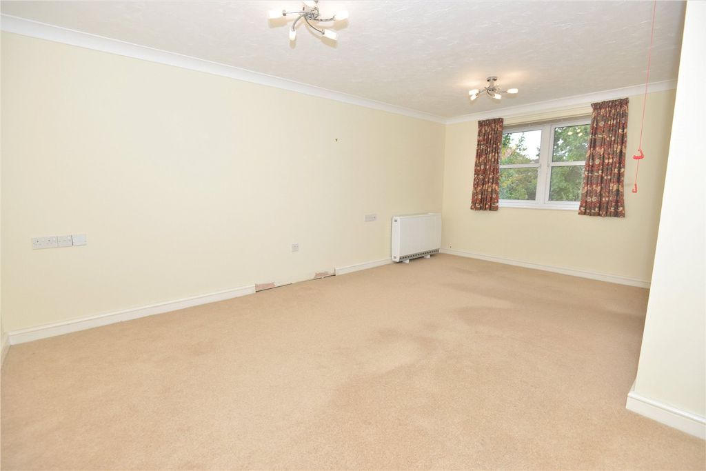 Property photo 2 of 8 Picture No. 06