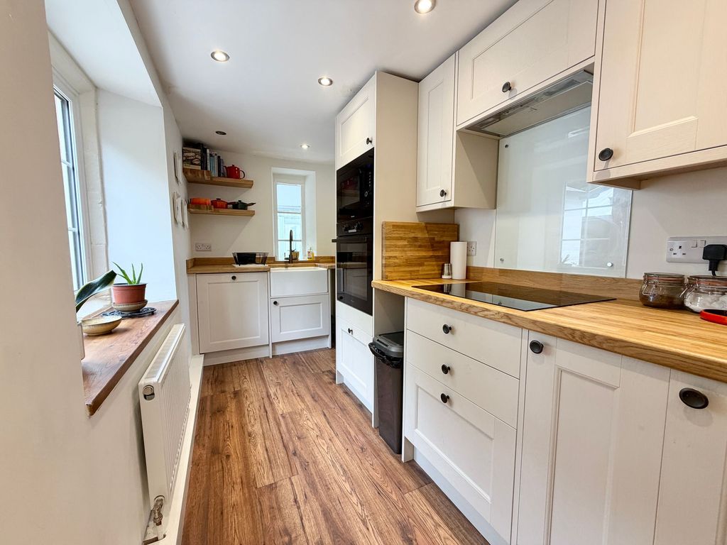 Property photo 2 of 22 Kitchen