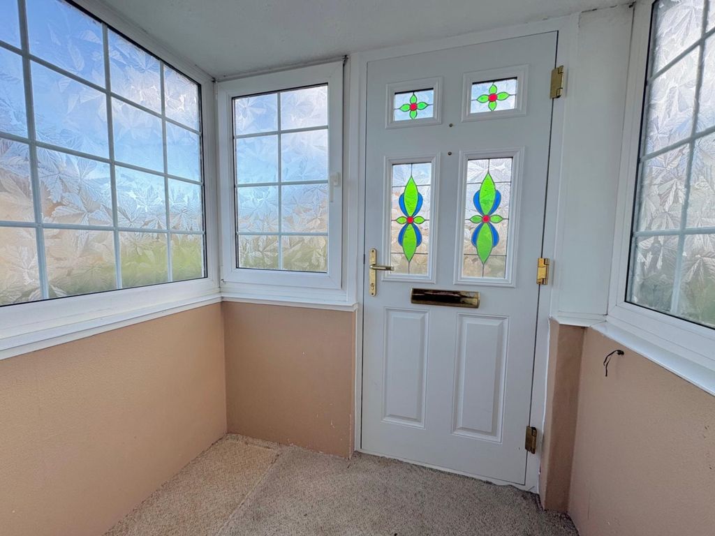 Property photo 2 of 17 6Ffec62d-8497-472B-8E85-A7F1F1c2E1F3