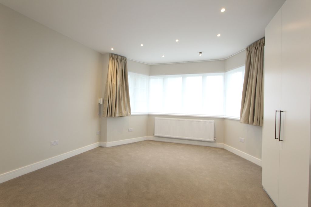 Property photo 2 of 25