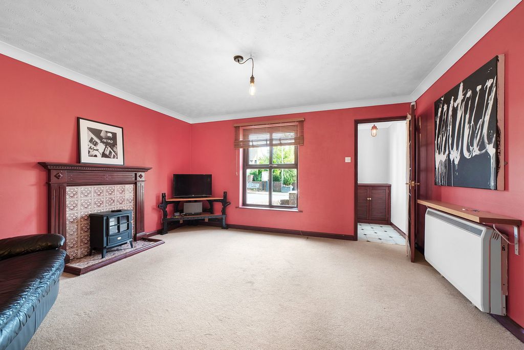 Property photo 2 of 19