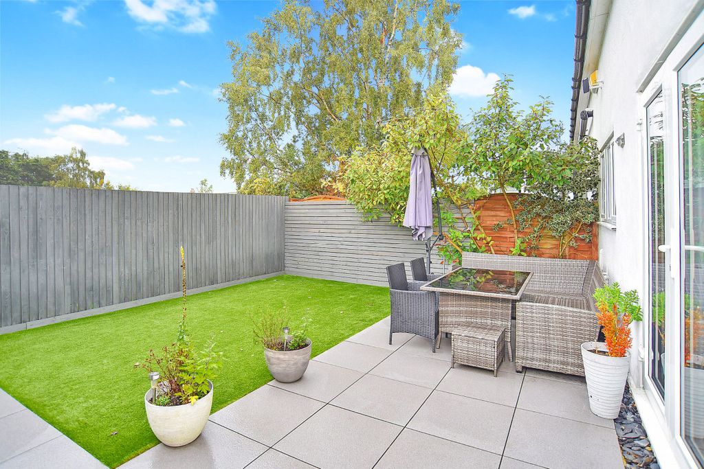 Property photo 2 of 26