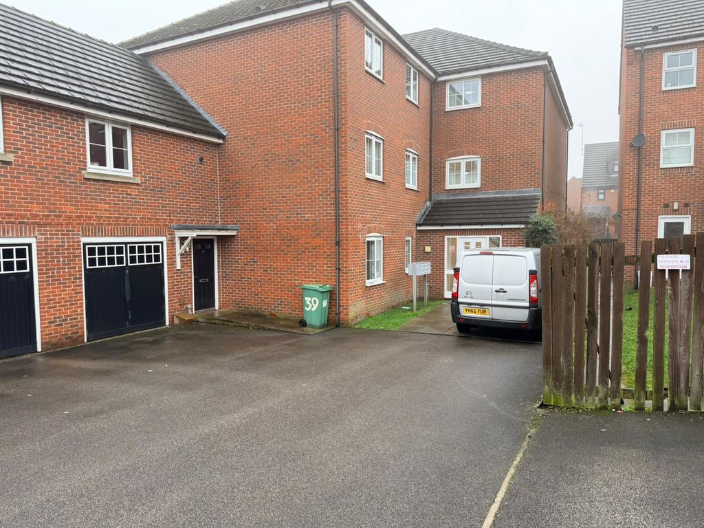 Property photo 2 of 9