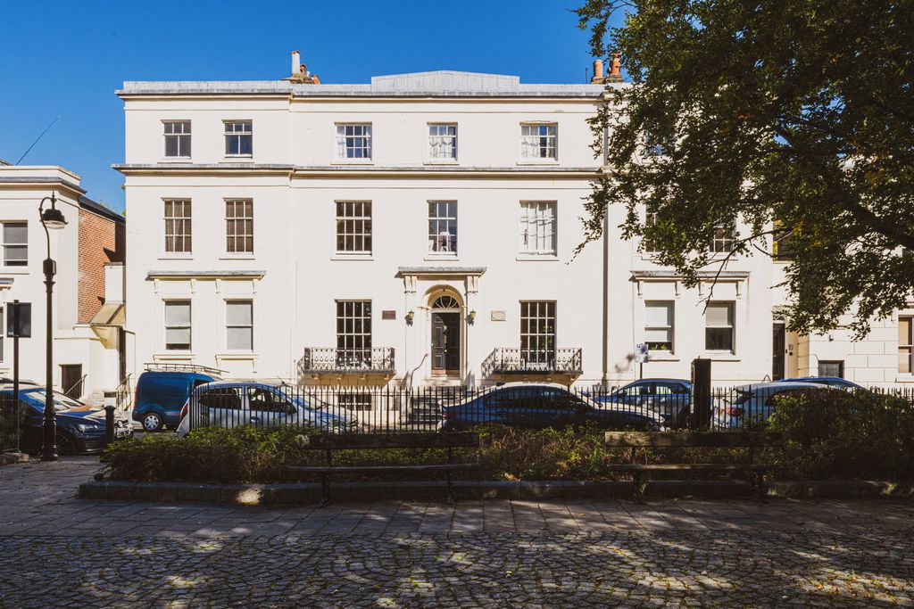 Property photo 2 of 44