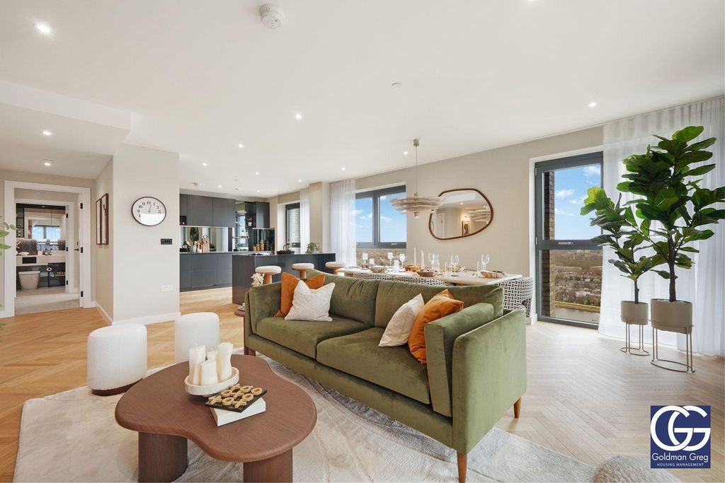 Property photo 3 of 28