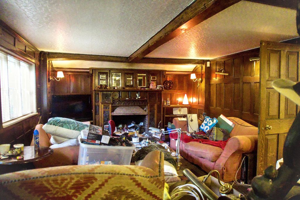 Property photo 3 of 12 Living Room