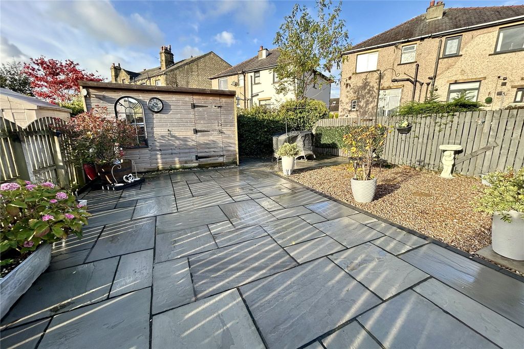 Property photo 2 of 24 Garden