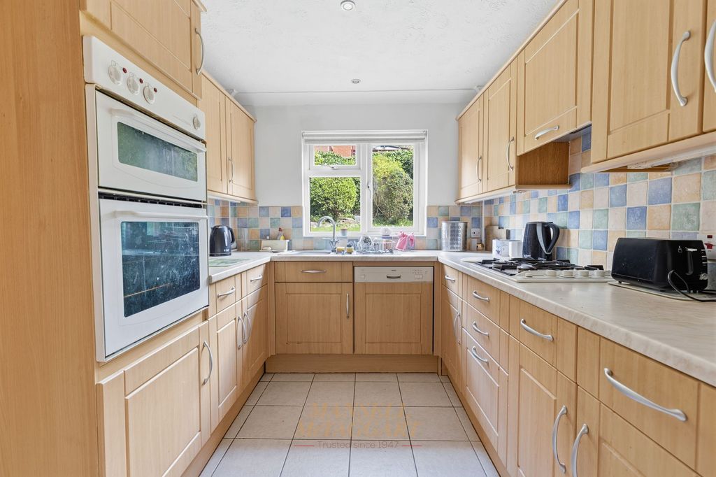 Property photo 2 of 22