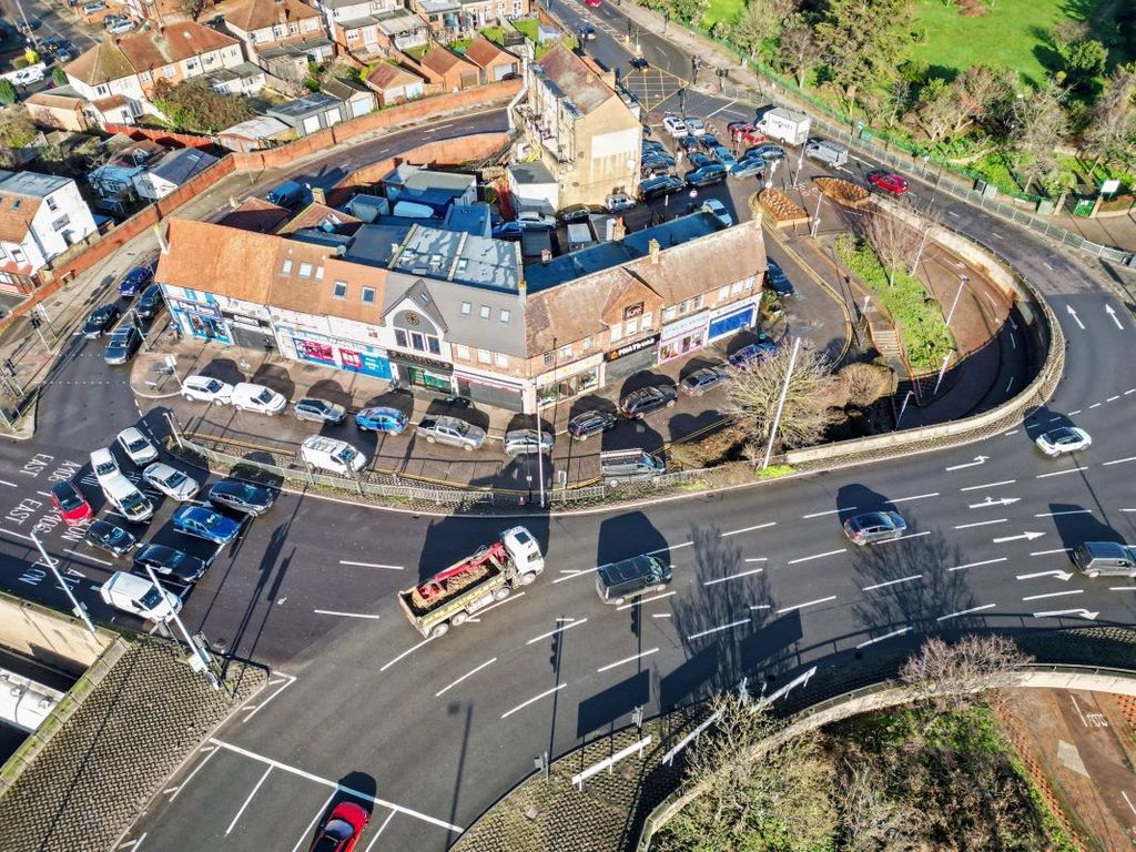 Property photo 3 of 60