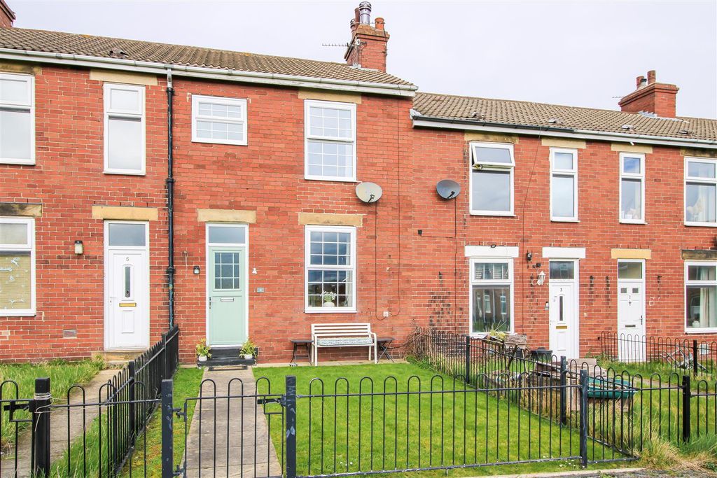 Property photo 1 of 11