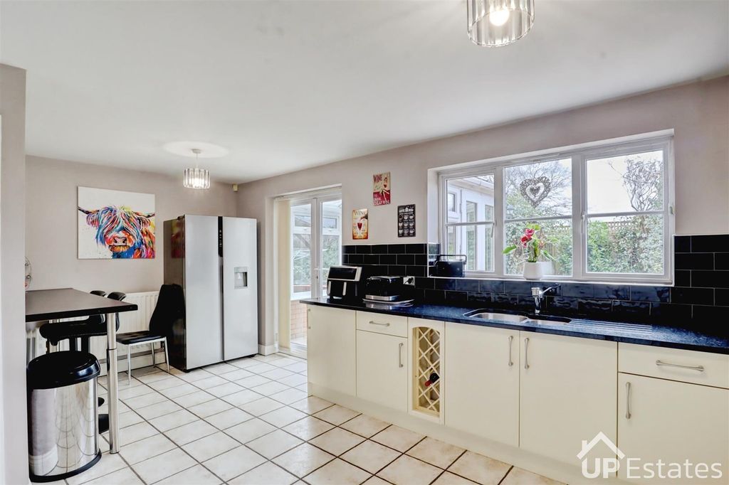 Additional image 6 of 7 bed detached house for saleSnowdrop Close, Bedworth CV12