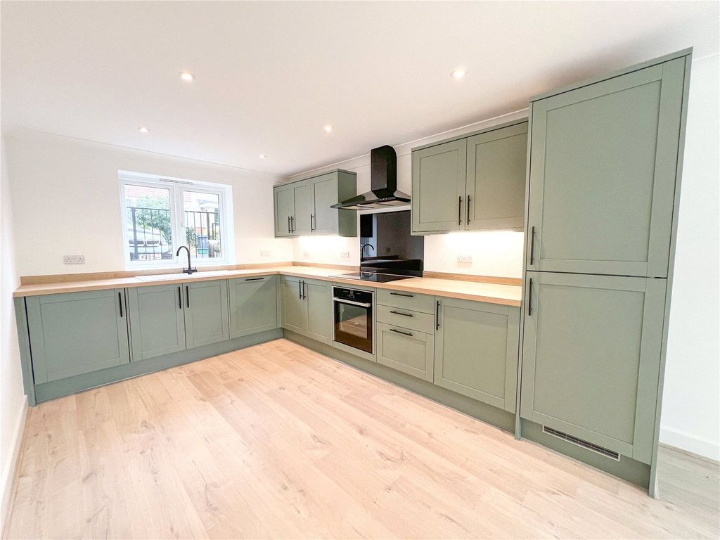 Property photo 2 of 17 Picture No. 03