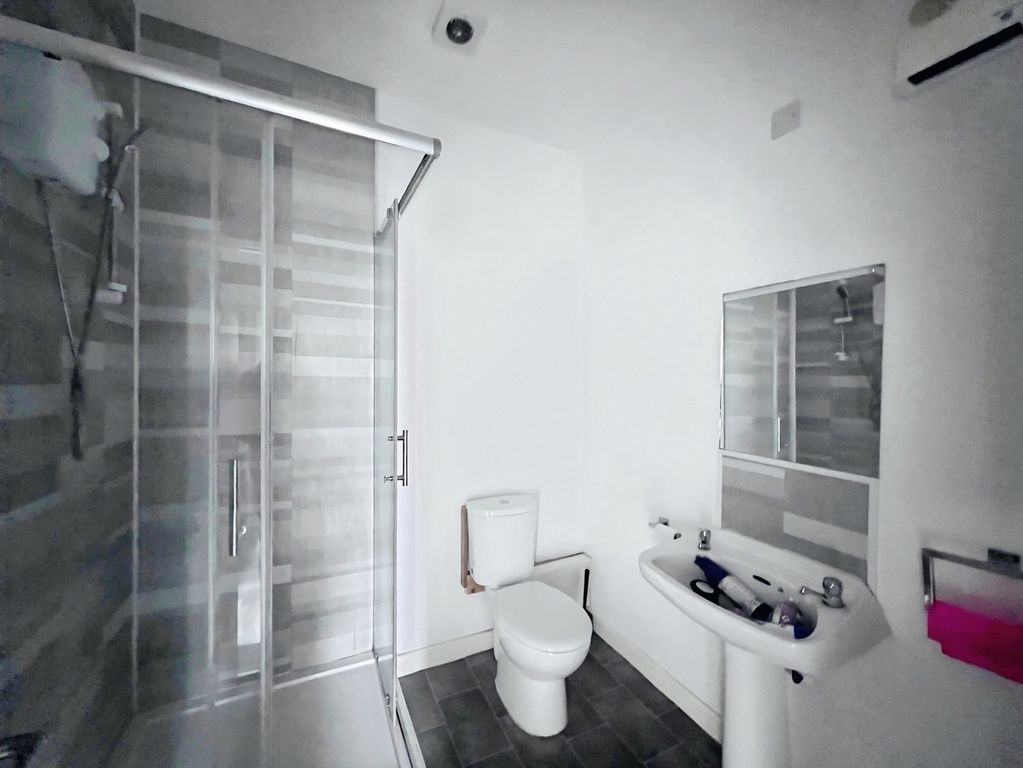 Property photo 3 of 4