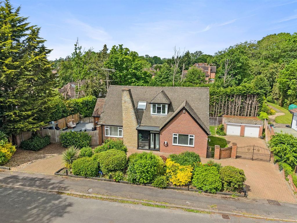 Property photo 1 of 19 External