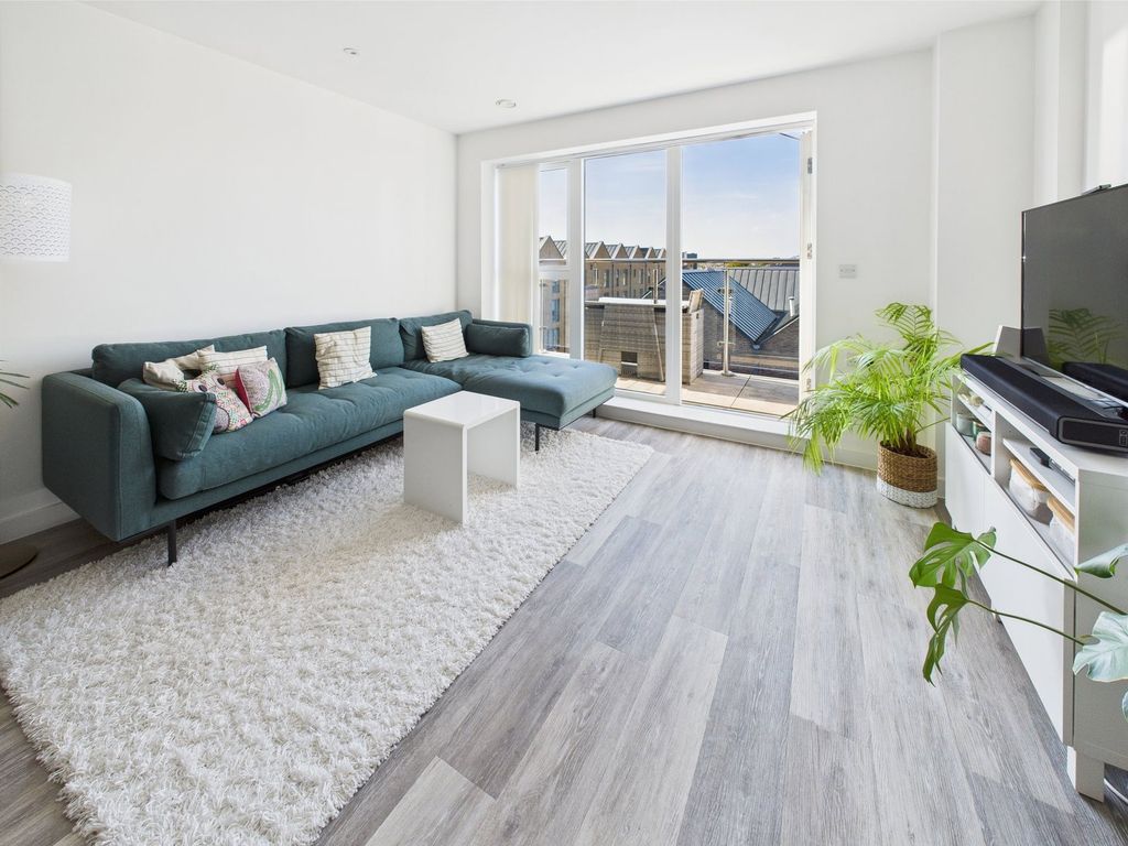 Property photo 3 of 17