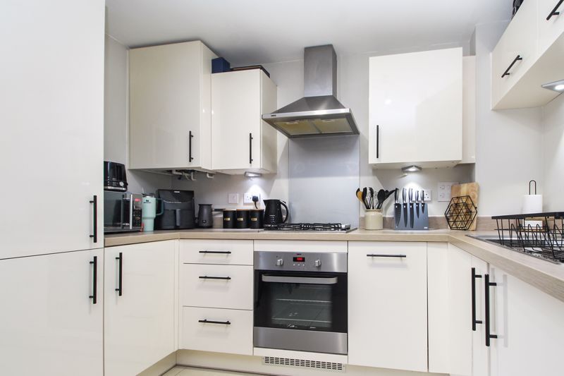 Property photo 3 of 16 Kitchen Area