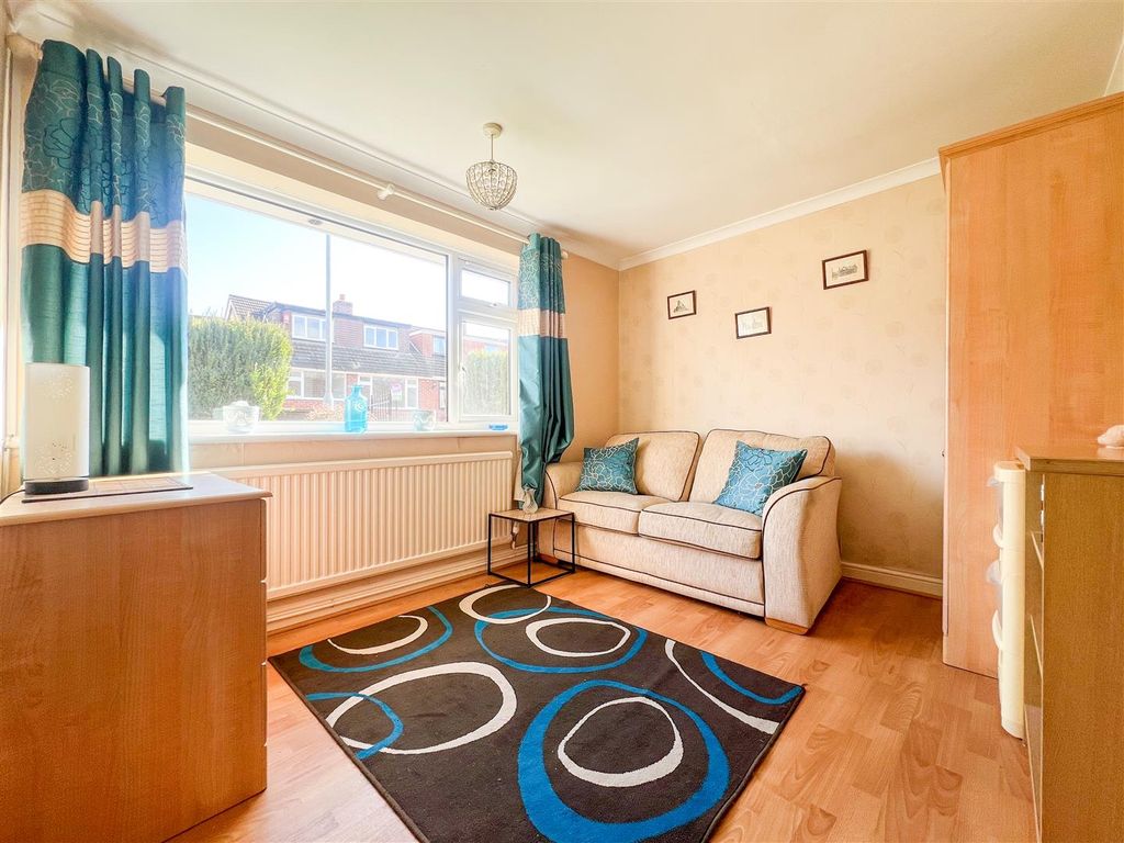 Property photo 2 of 20 Snug / Bedroom Three