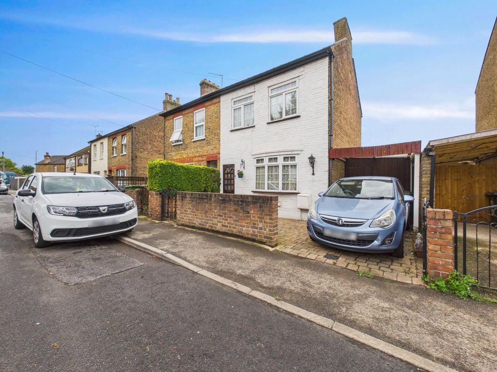 Chattern Hill, Ashford, Surrey TW15, 3 bed semi-detached house for sale ...