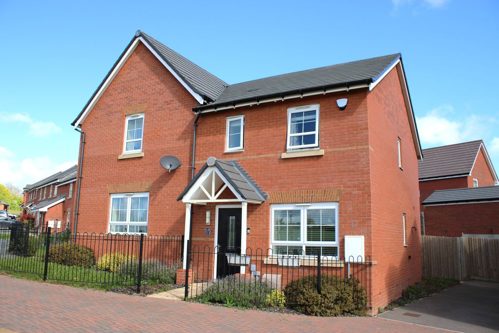 Property photo 1 of 13 Front Area