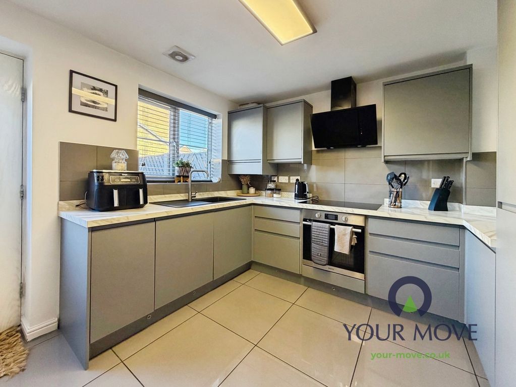 Property photo 3 of 16 Pbox-Img.Jpg