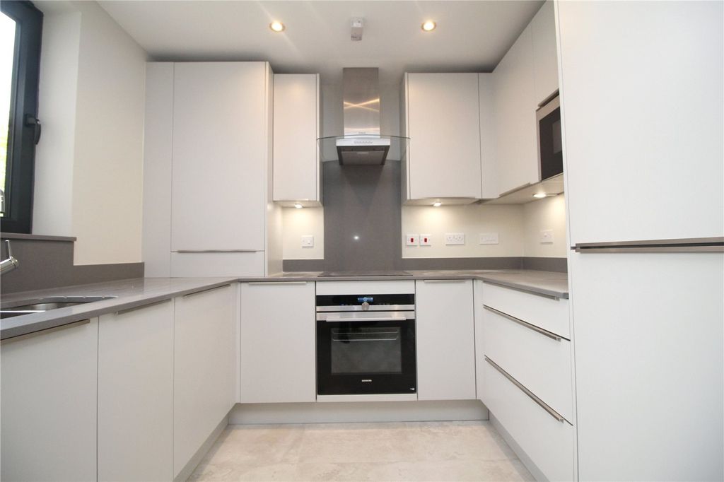 Property photo 2 of 6 Picture No. 06