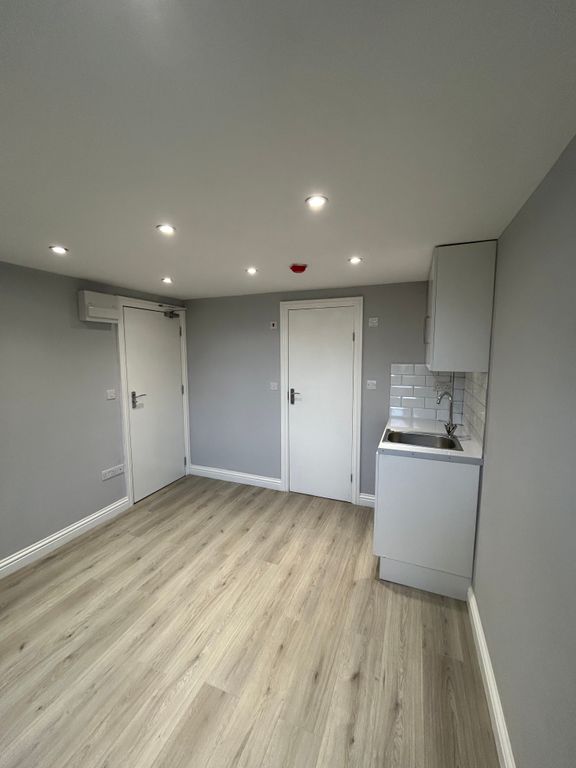 Property photo 1 of 2