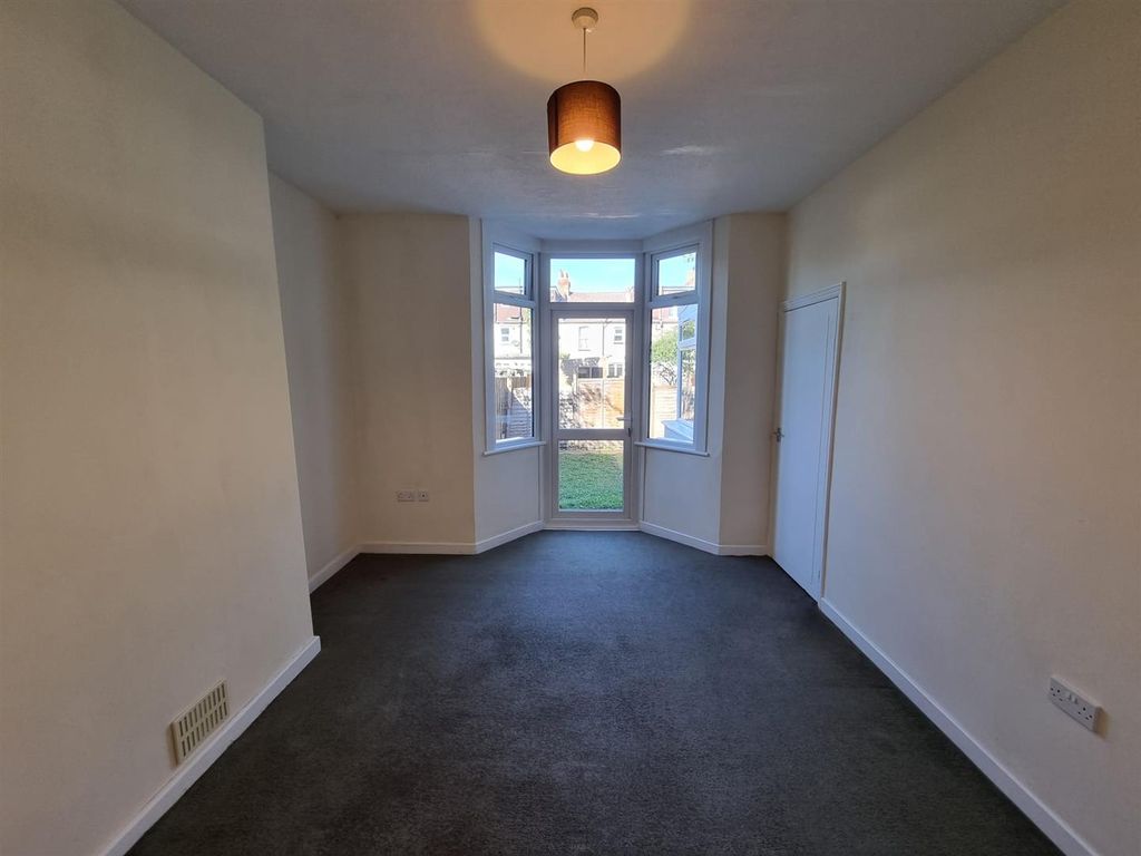 Property photo 3 of 14 Whatsapp Image 2026-10-15 At 2.36.38 Pm (1).Jpeg