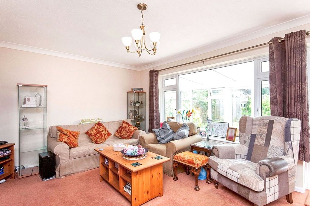 Property photo 3 of 8 Living Room/Dining R