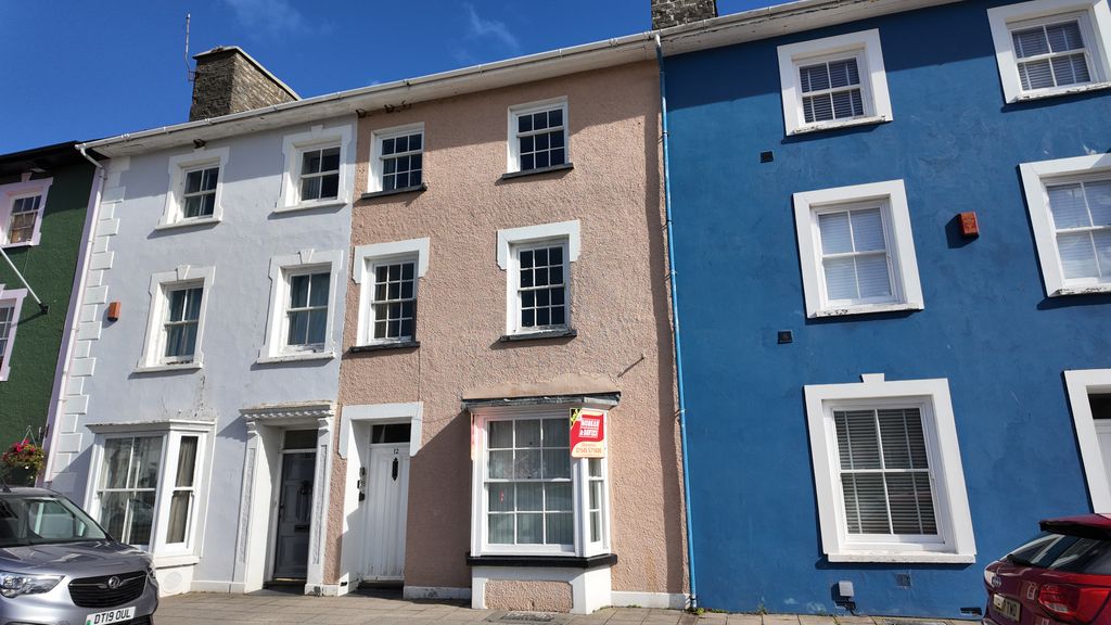 Property photo 2 of 16