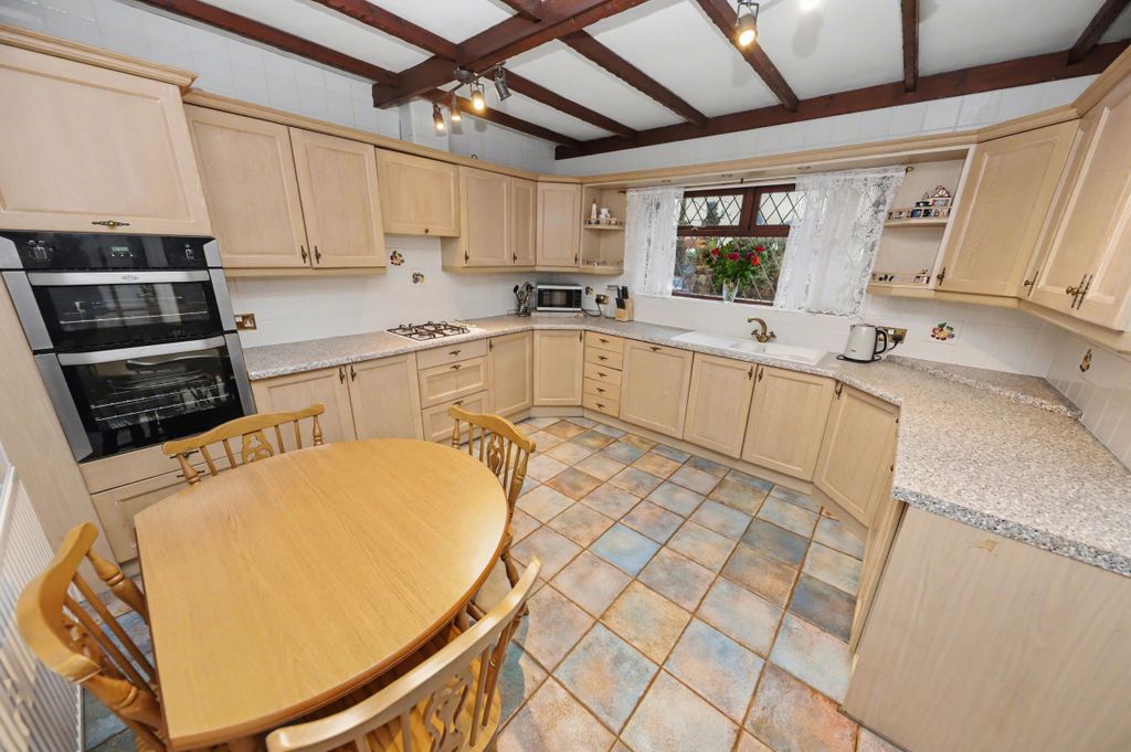 Property photo 3 of 29