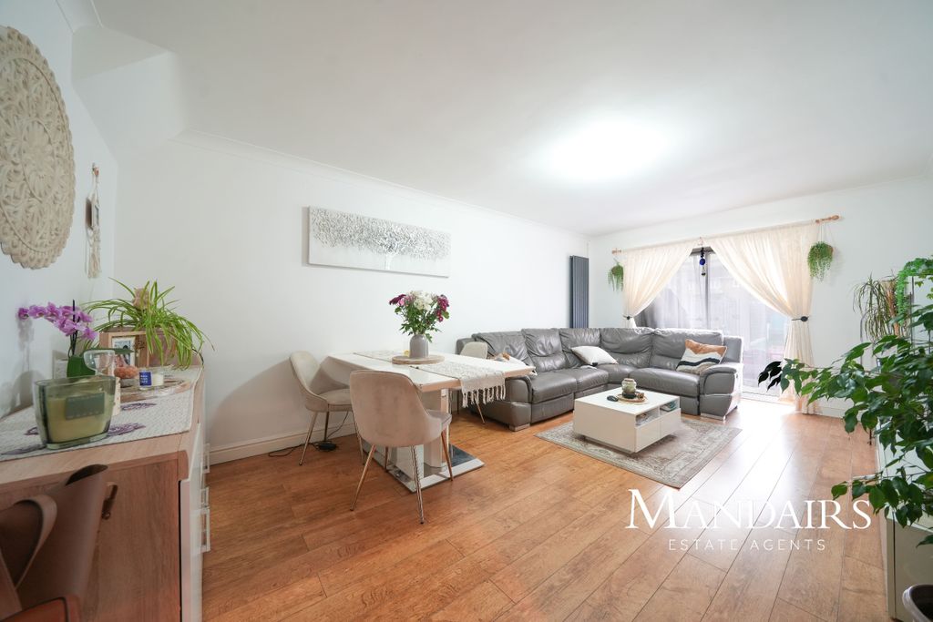 Property photo 3 of 26