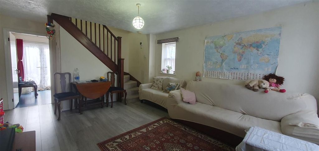 Property photo 3 of 12