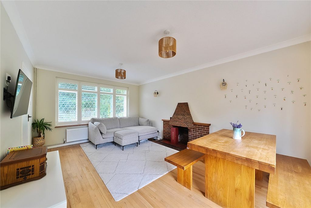 Property photo 2 of 16 Sitting Room