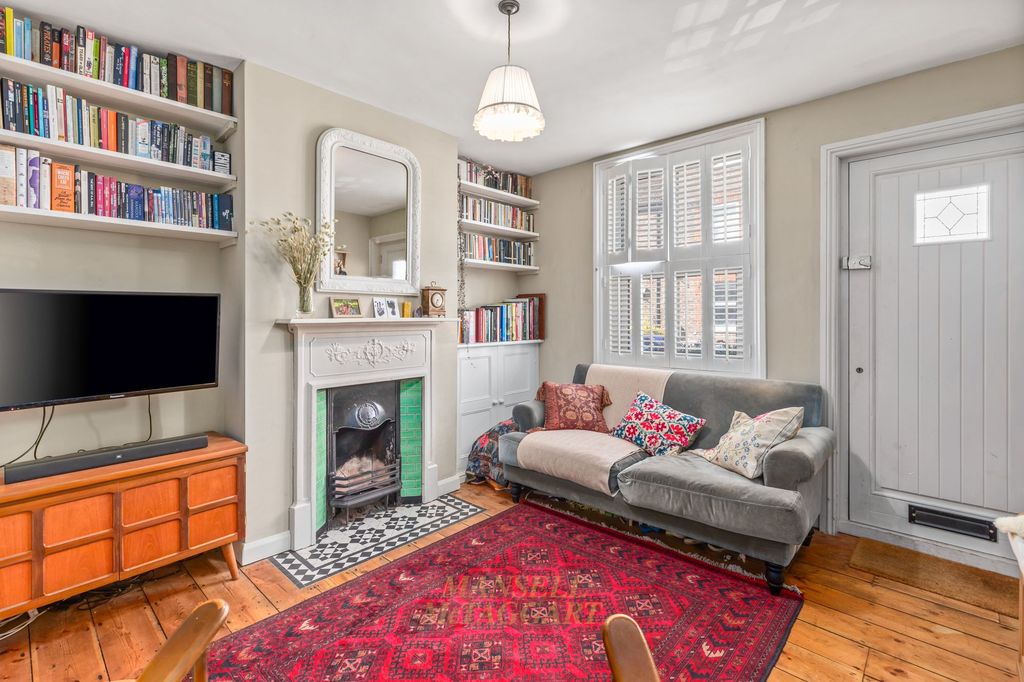 Property photo 2 of 26