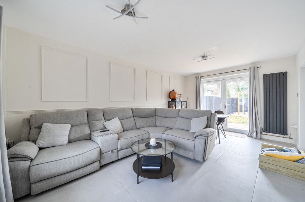 Property photo 2 of 12 15107459