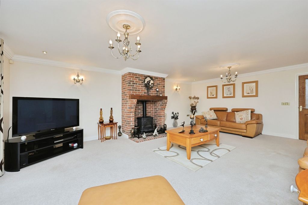 Property photo 3 of 29
