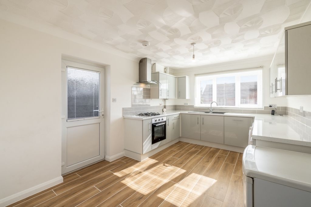 Property photo 3 of 18 18 Tasman Road (Spilsby)-10