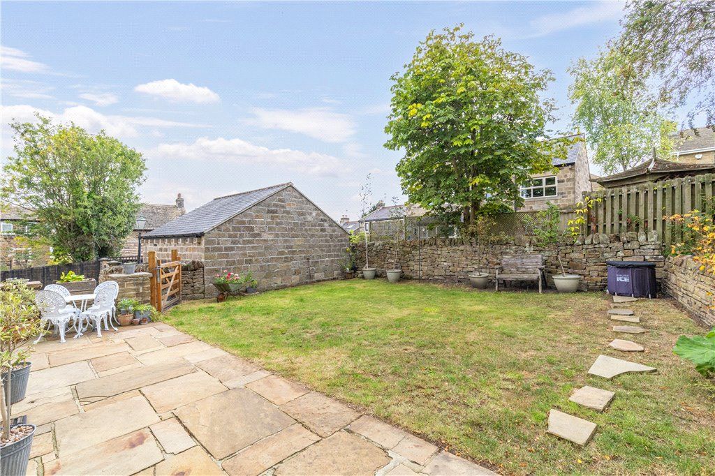 Property photo 2 of 26 Gardens