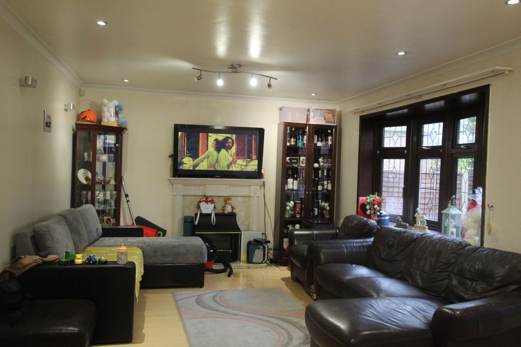 Property photo 3 of 30