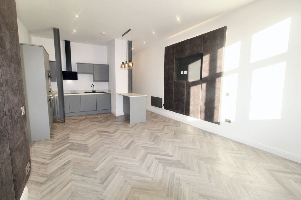 Property photo 1 of 5 Studio