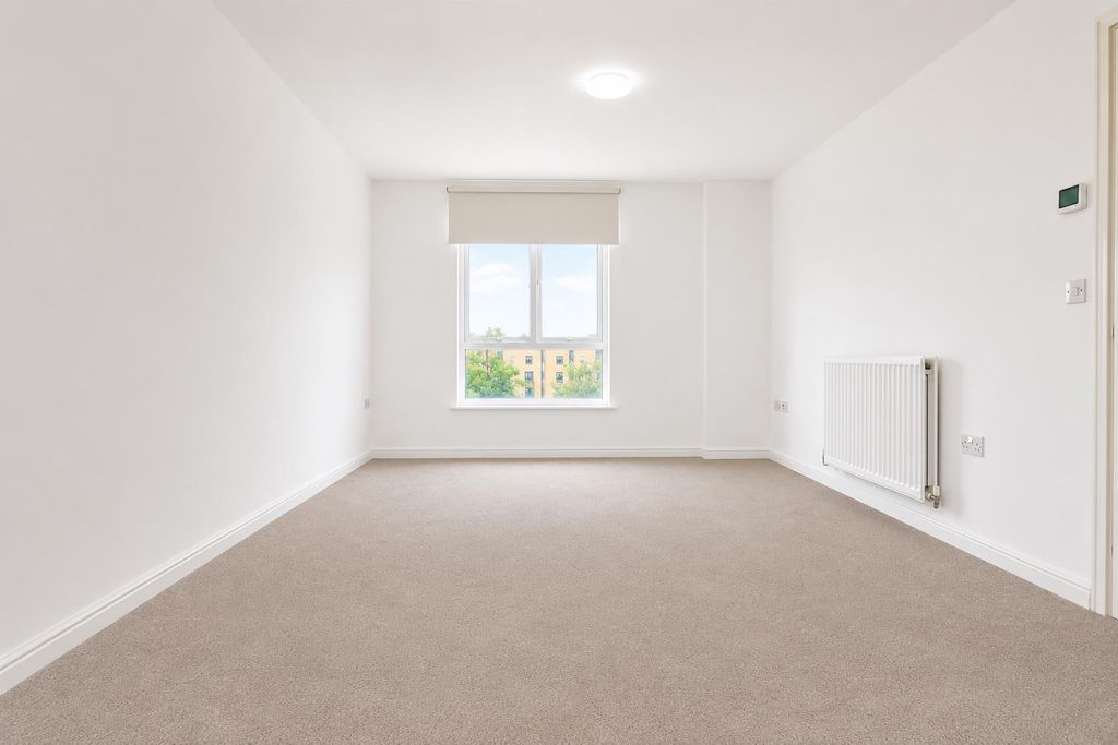 Property photo 2 of 6 18cc430c-Bbfd-4c5B-9A9E-Fa66764F11Fe.Png