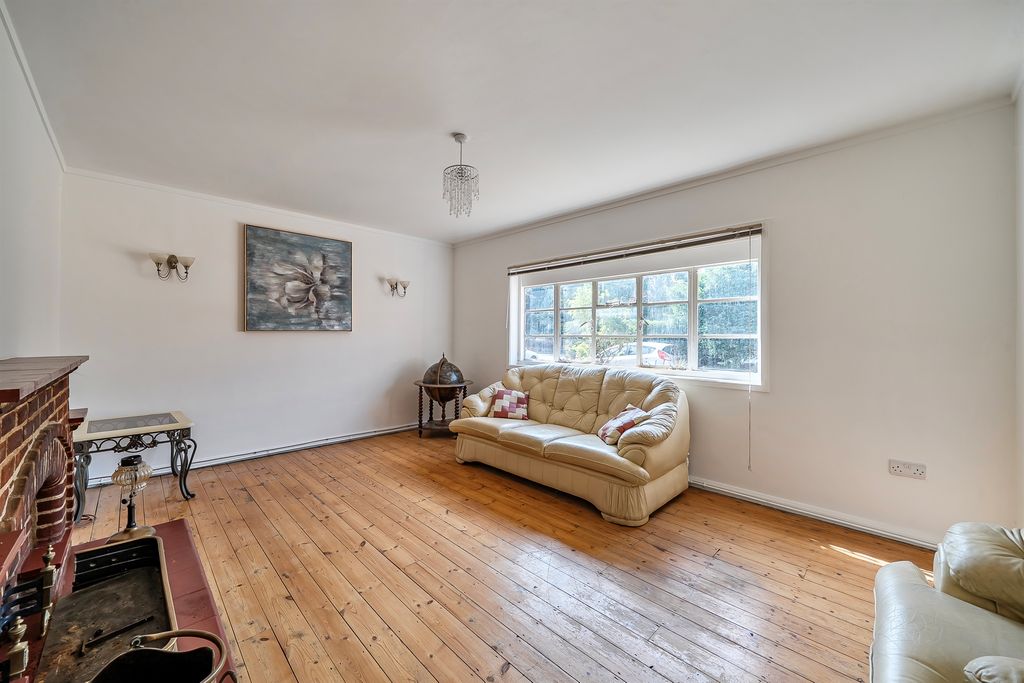 Property photo 3 of 16