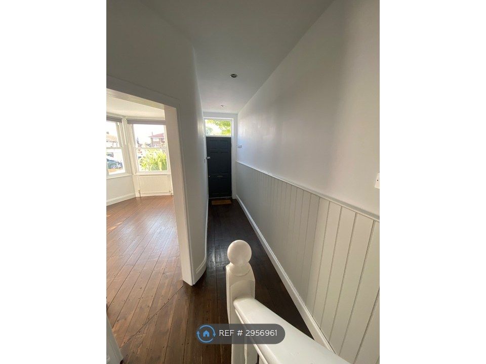 Property photo 3 of 12 Hallway 2