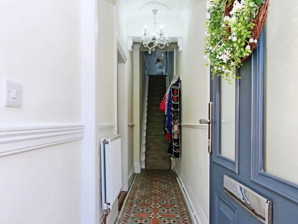 Property photo 2 of 19 37377E9c-Pnmb0606.Jpg